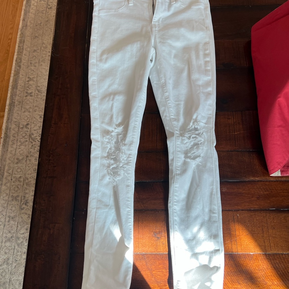 American Eagle White High-Rise Skinny Jeans